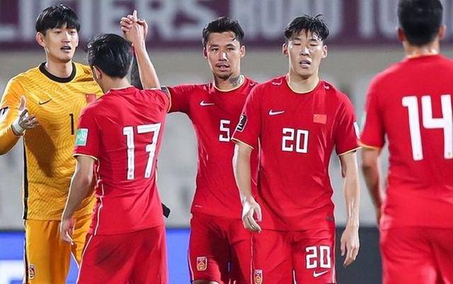 拉脱维亚客场不敌阿尔巴尼亚，哈尔格雷特射门太过上升球门梁的简单介绍