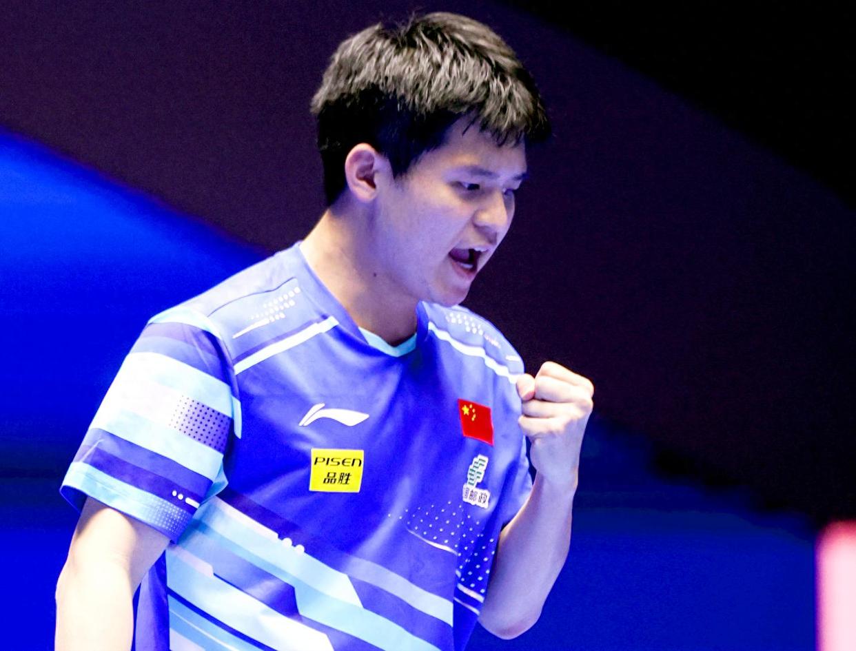 斯洛伐克队成功突围，创造奇迹