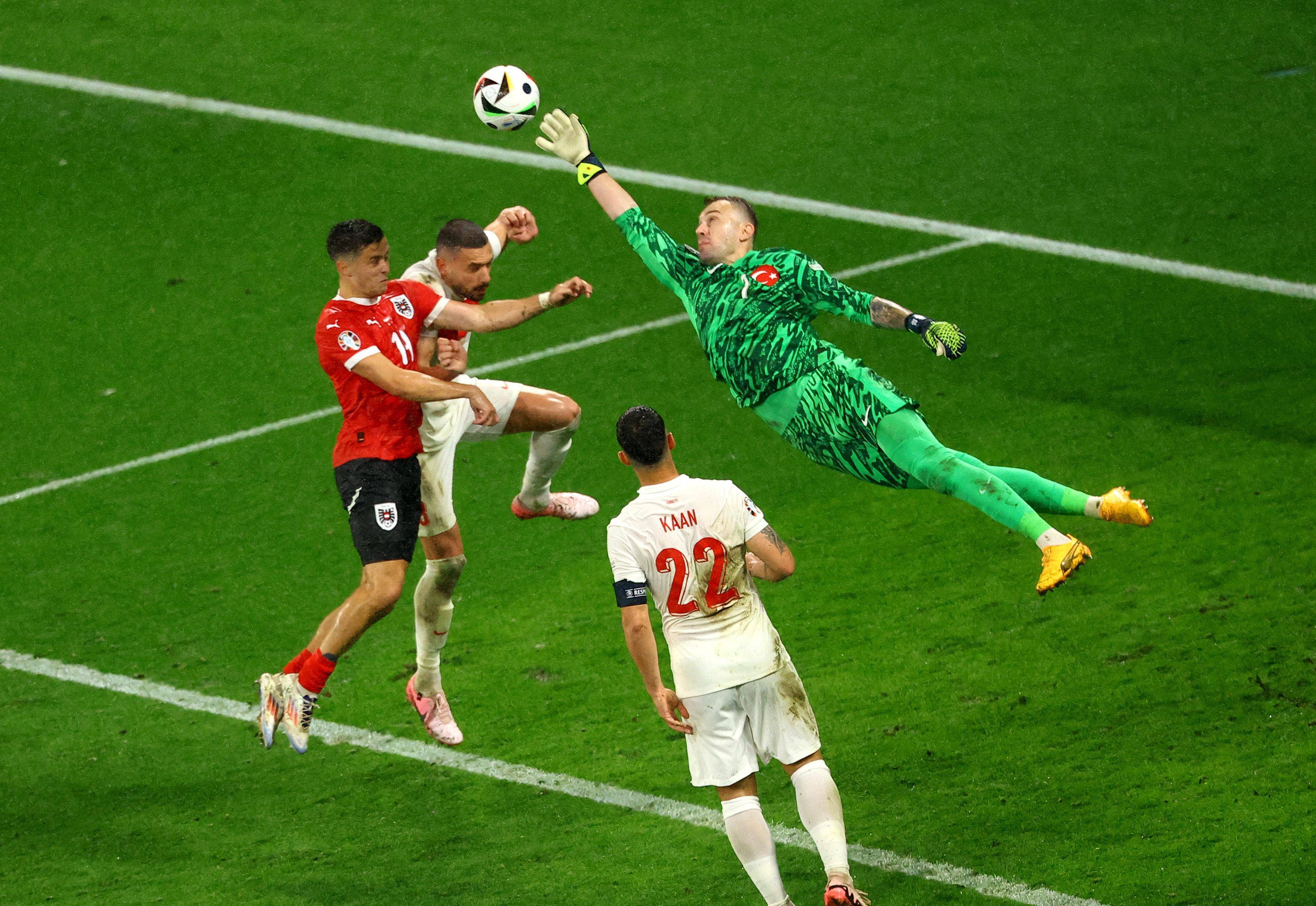 包含精彩绝伦！欧洲预赛的对决之战的词条