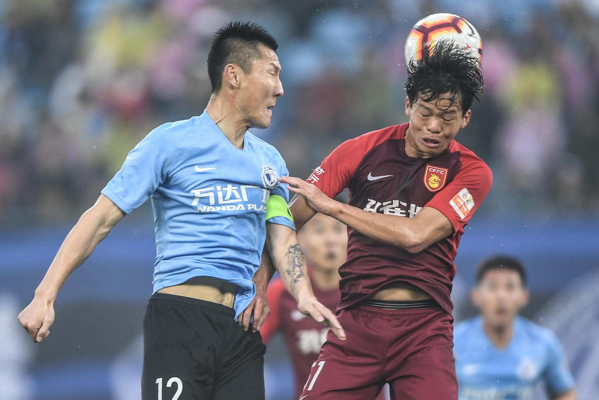 乐鱼体育官网-大连一方球员勇猛拼搏，接连获胜