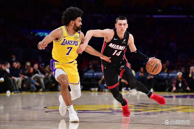 比分激烈!谁将成为赛场传奇